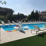Che